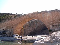 Римский мост - вид с реки